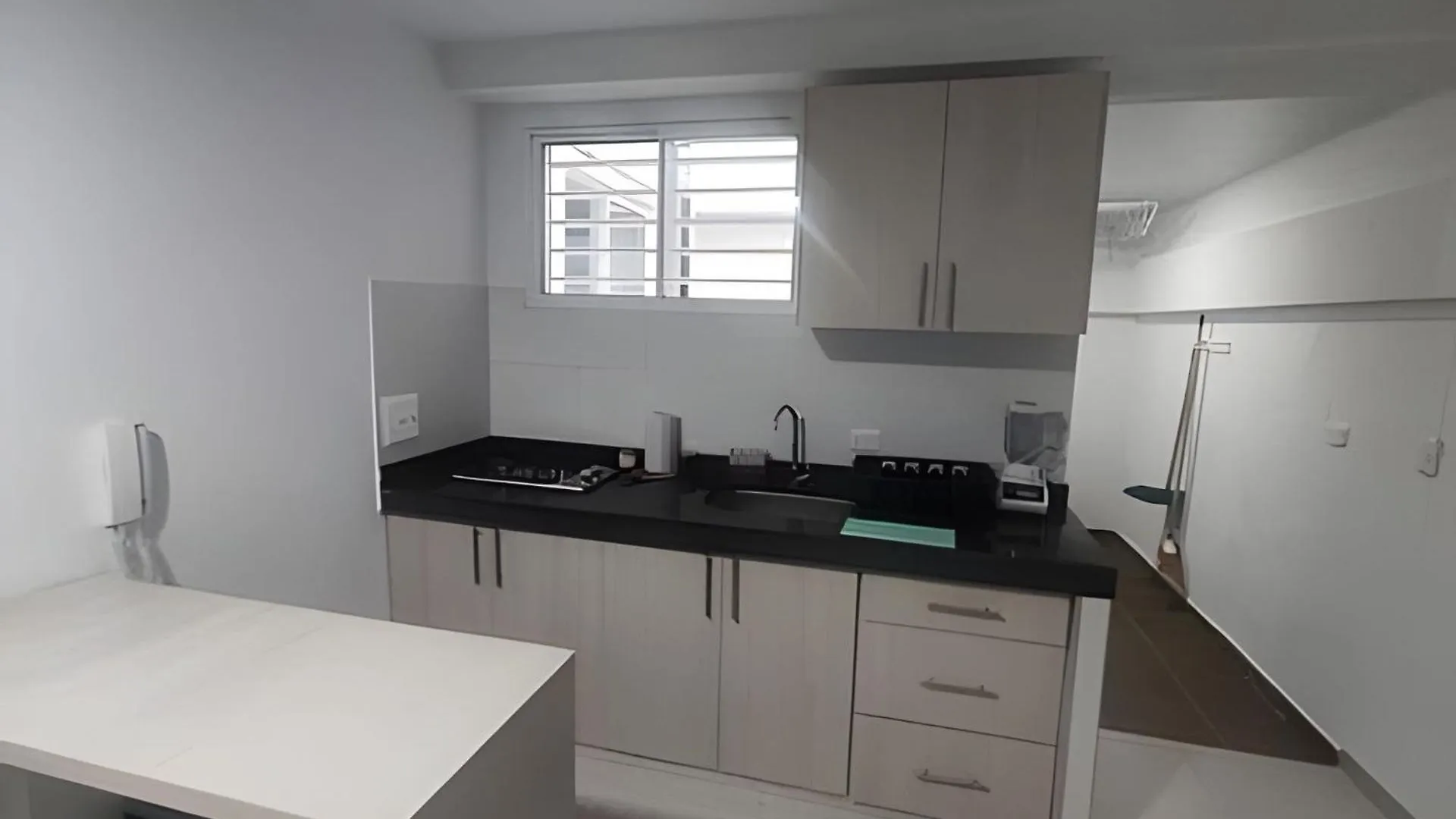 Amplios Apartamentos San Fernando Cerca A Centros Medicos Cali Colombia