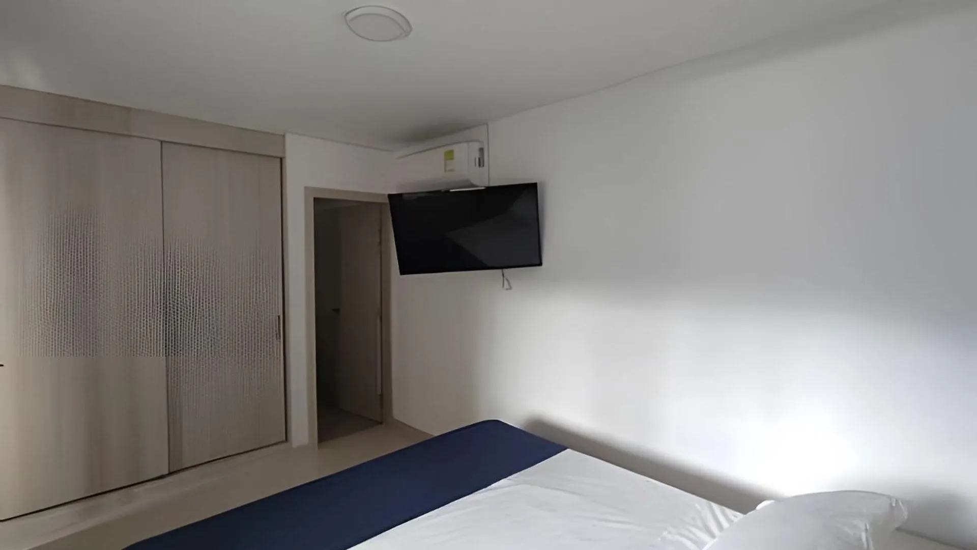 Amplios Apartamentos San Fernando Cerca A Centros Medicos Cali 0*,
