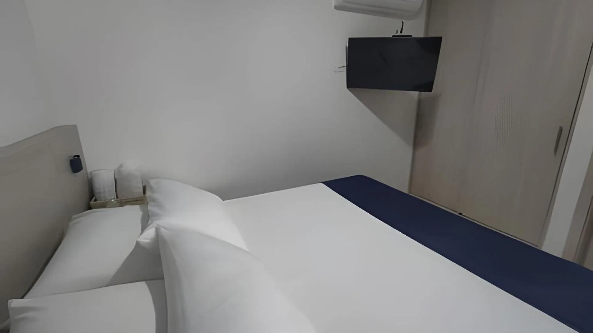 Amplios Apartamentos San Fernando Cerca A Centros Medicos Cali 0*,