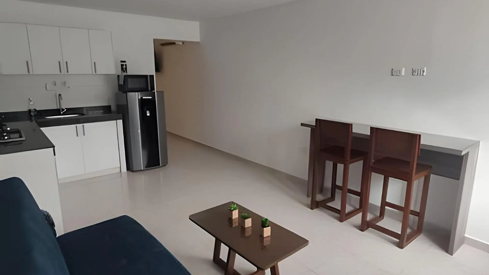 Amplios Apartamentos San Fernando Cerca A Centros Medicos Cali 0*,