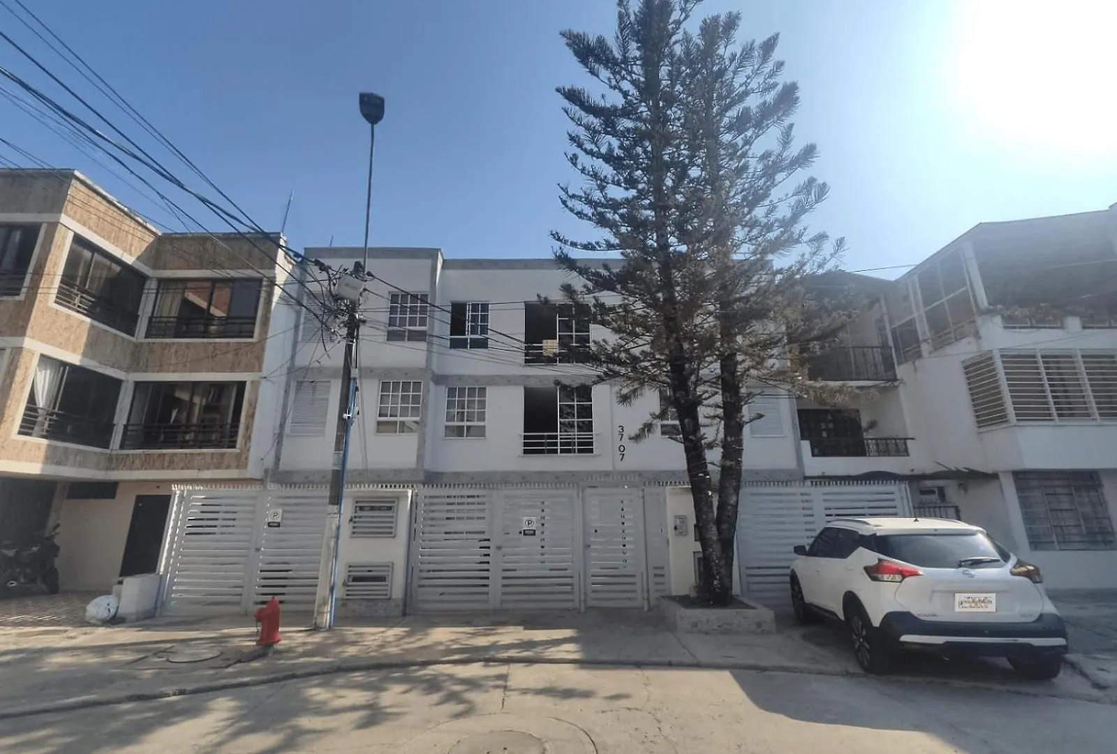 Amplios Apartamentos San Fernando Cerca A Centros Medicos Cali 0*,