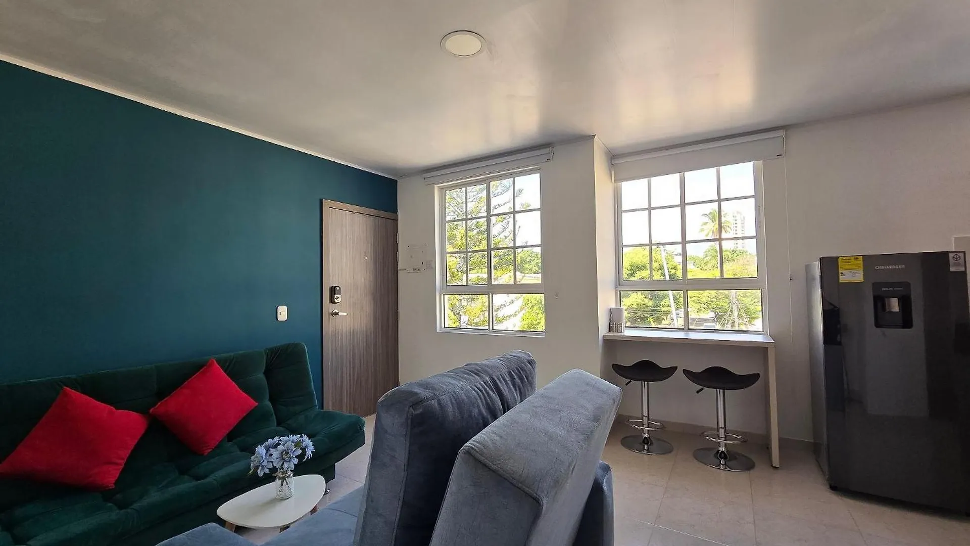 Amplios Apartamentos San Fernando Cerca A Centros Medicos Cali 0*,  Colombia